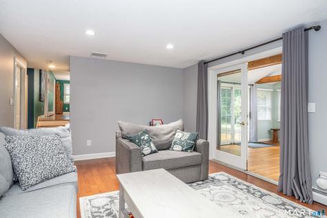 20 Munnisunk Drive Simsbury CT 06070