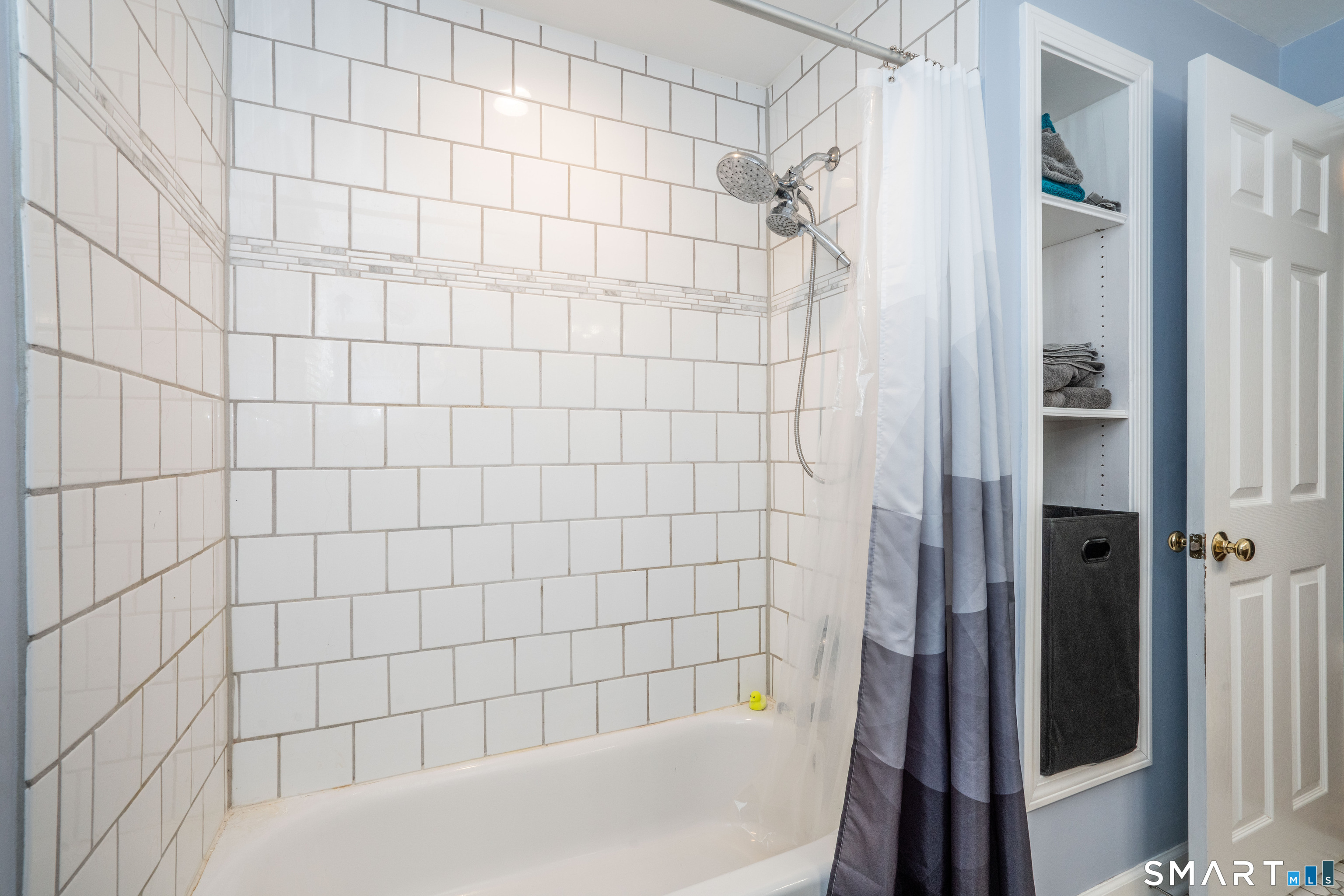 20 Munnisunk Drive Simsbury CT 06070
