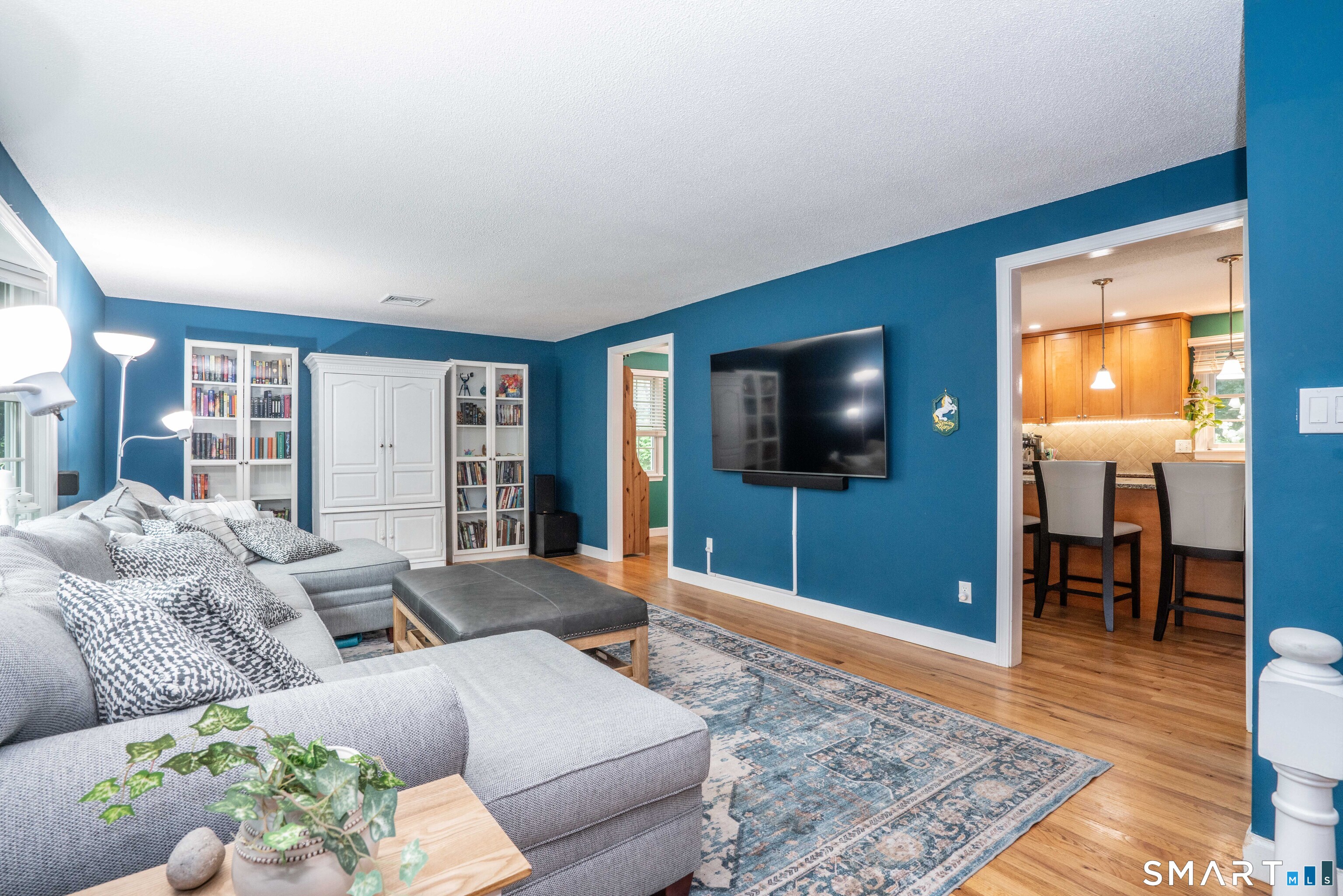 20 Munnisunk Drive Simsbury CT 06070
