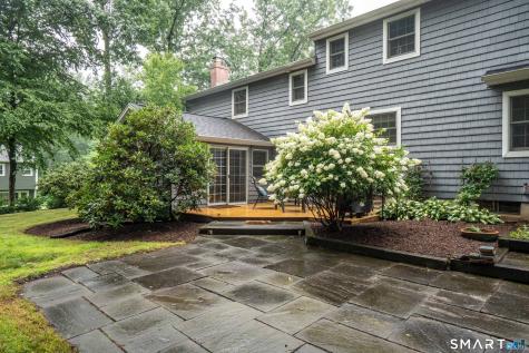 20 Munnisunk Drive Simsbury CT 06070