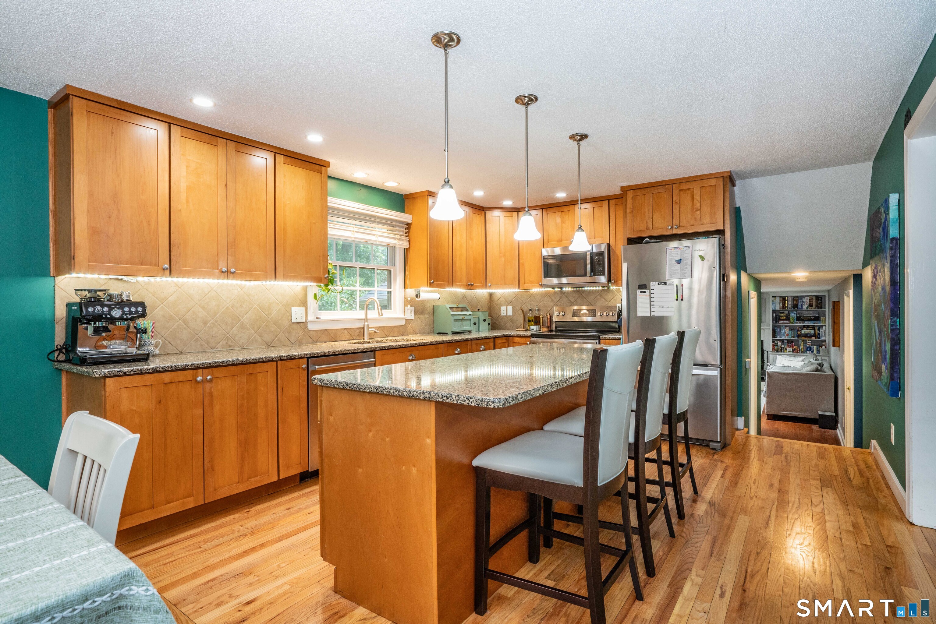 20 Munnisunk Drive Simsbury CT 06070