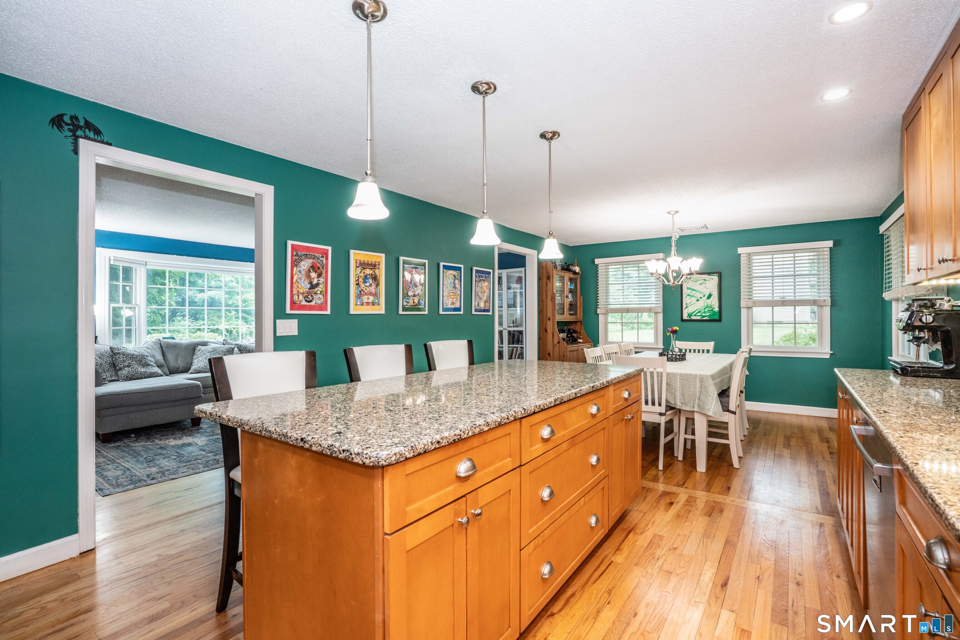 20 Munnisunk Drive Simsbury CT 06070