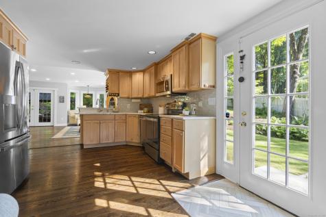 10 Lakeview Terrace Newtown CT 06482