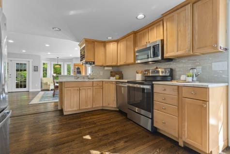 10 Lakeview Terrace Newtown CT 06482