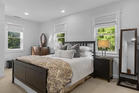 10 Lakeview Terrace Newtown CT 06482