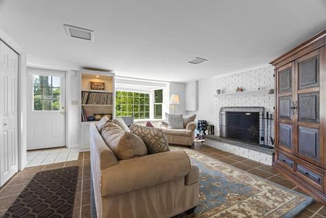 10 Lakeview Terrace Newtown CT 06482