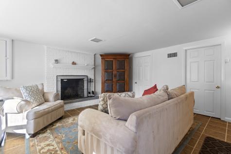 10 Lakeview Terrace Newtown CT 06482