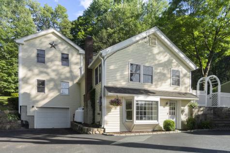 10 Lakeview Terrace Newtown CT 06482