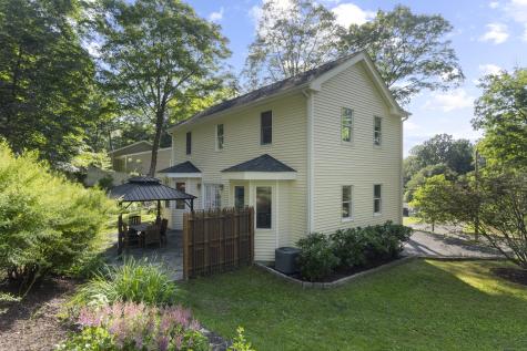 10 Lakeview Terrace Newtown CT 06482