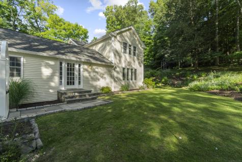 10 Lakeview Terrace Newtown CT 06482