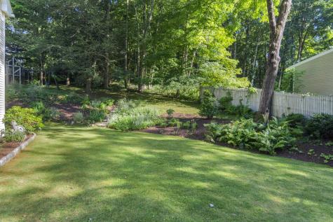 10 Lakeview Terrace Newtown CT 06482