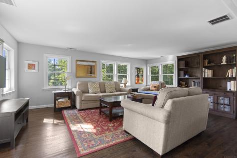 10 Lakeview Terrace Newtown CT 06482