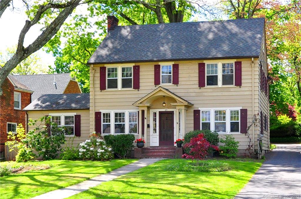 65 Arnoldale Road West Hartford CT 06119