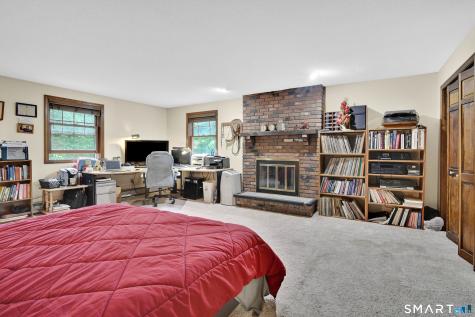 27 Snipsic Lake Road Ellington CT 06029