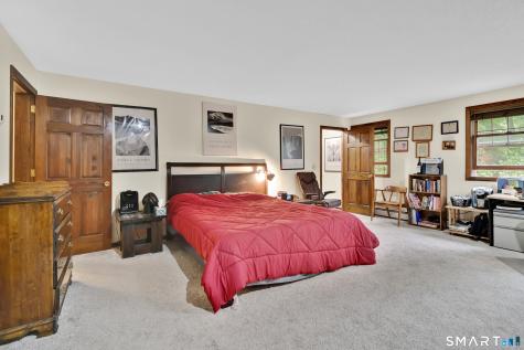 27 Snipsic Lake Road Ellington CT 06029