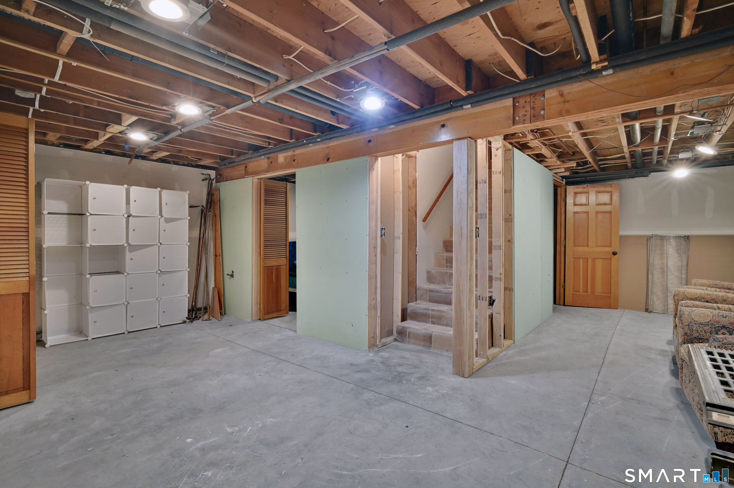 27 Snipsic Lake Road Ellington CT 06029