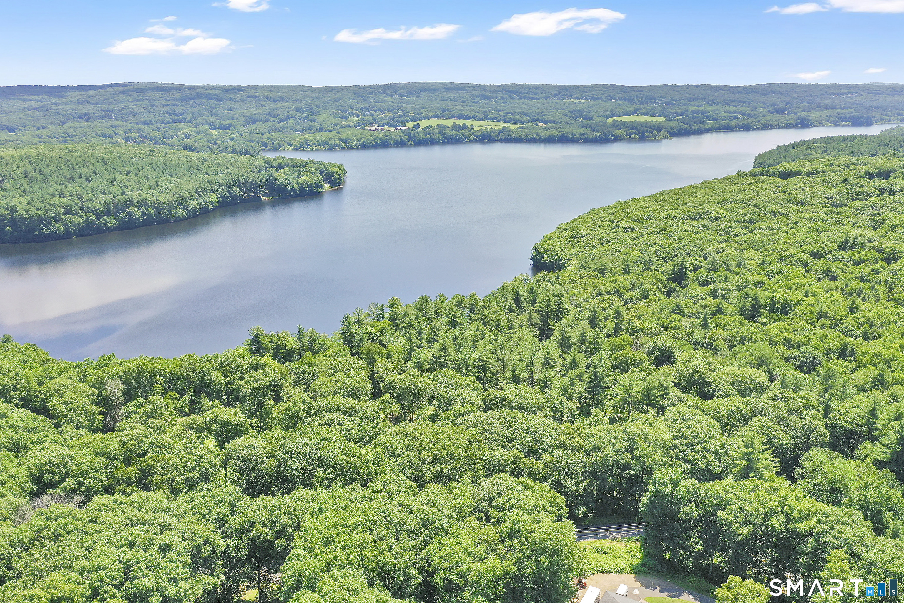 27 Snipsic Lake Road Ellington CT 06029