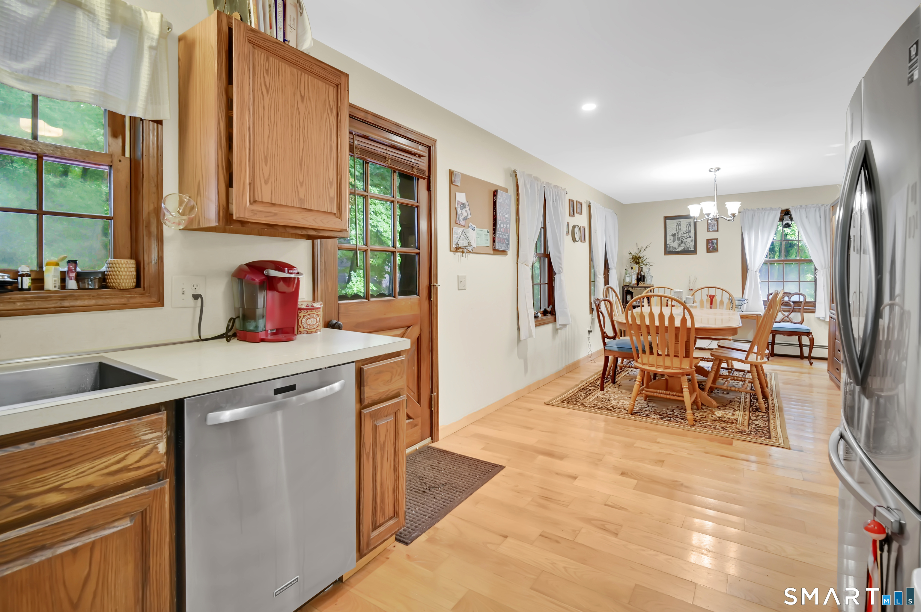 27 Snipsic Lake Road Ellington CT 06029