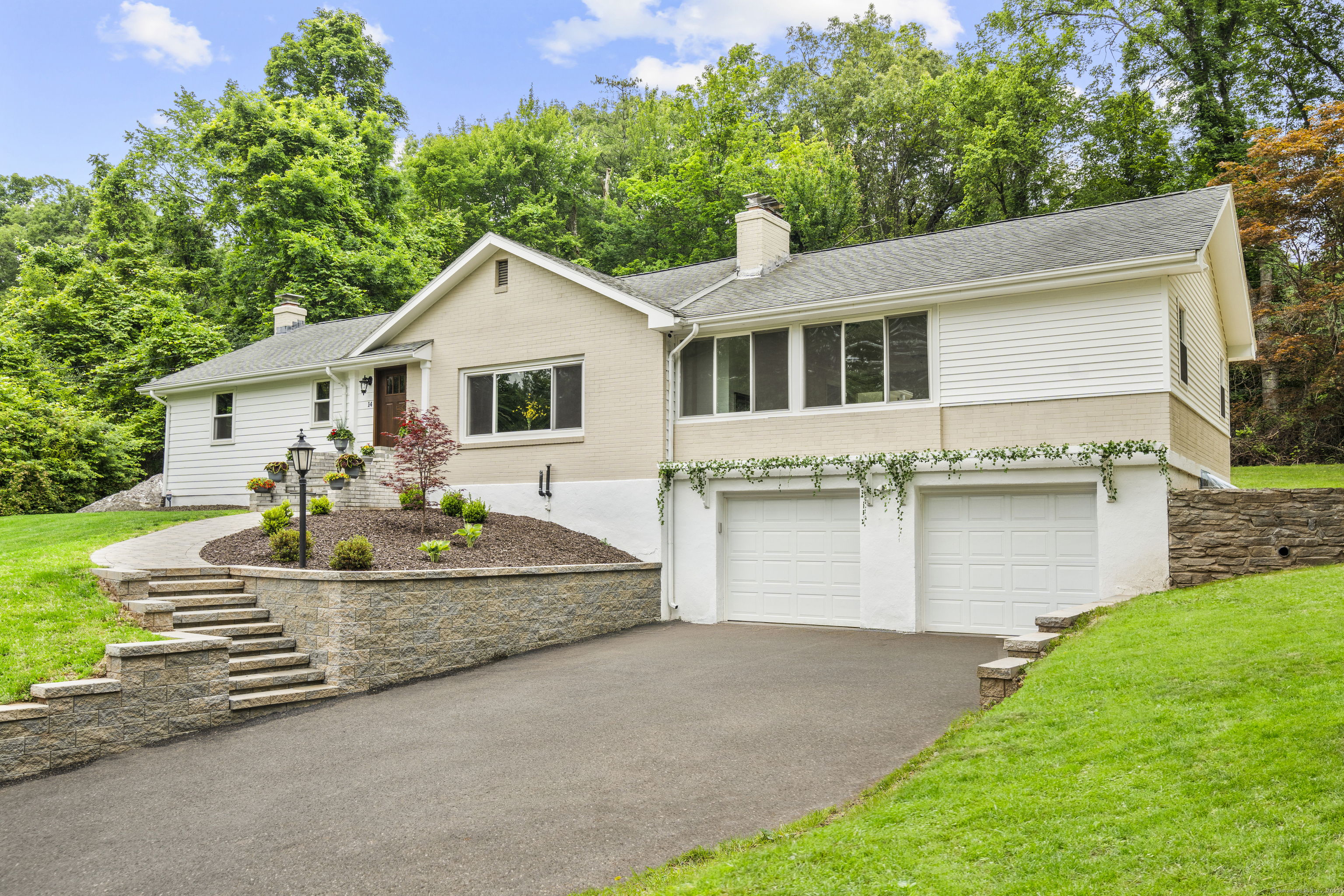 14 Pine Tree Lane Avon CT 06001
