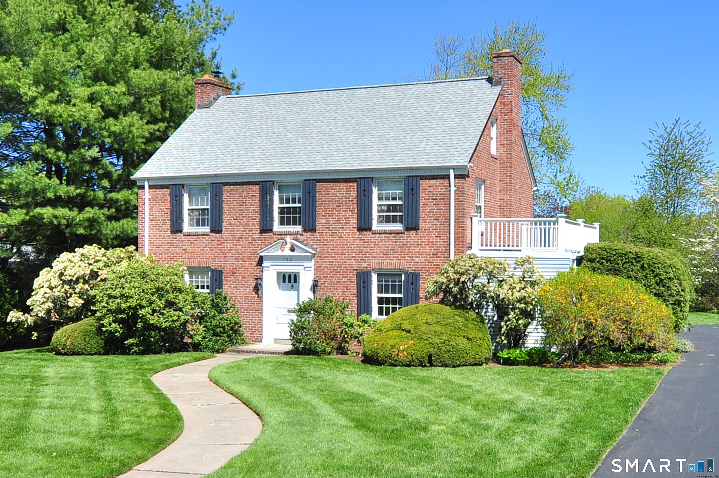 102 Ridgewood Road West Hartford CT 06107