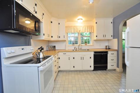 102 Ridgewood Road West Hartford CT 06107
