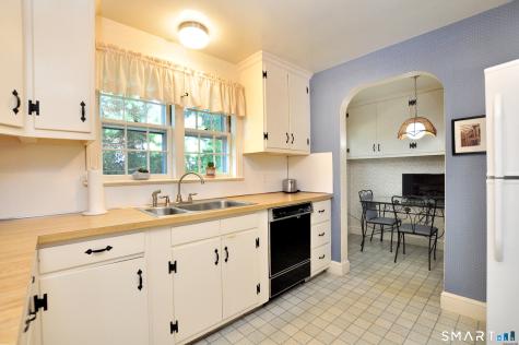102 Ridgewood Road West Hartford CT 06107