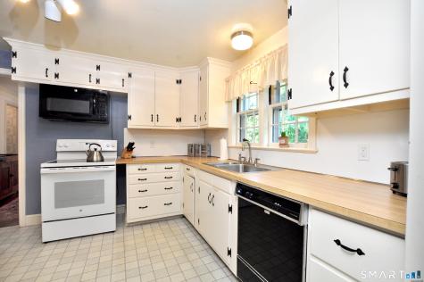 102 Ridgewood Road West Hartford CT 06107