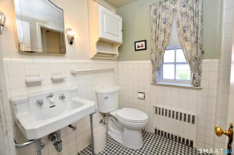 102 Ridgewood Road West Hartford CT 06107
