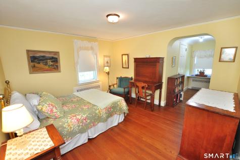 102 Ridgewood Road West Hartford CT 06107