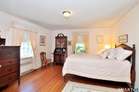 102 Ridgewood Road West Hartford CT 06107