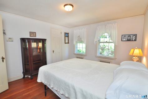 102 Ridgewood Road West Hartford CT 06107