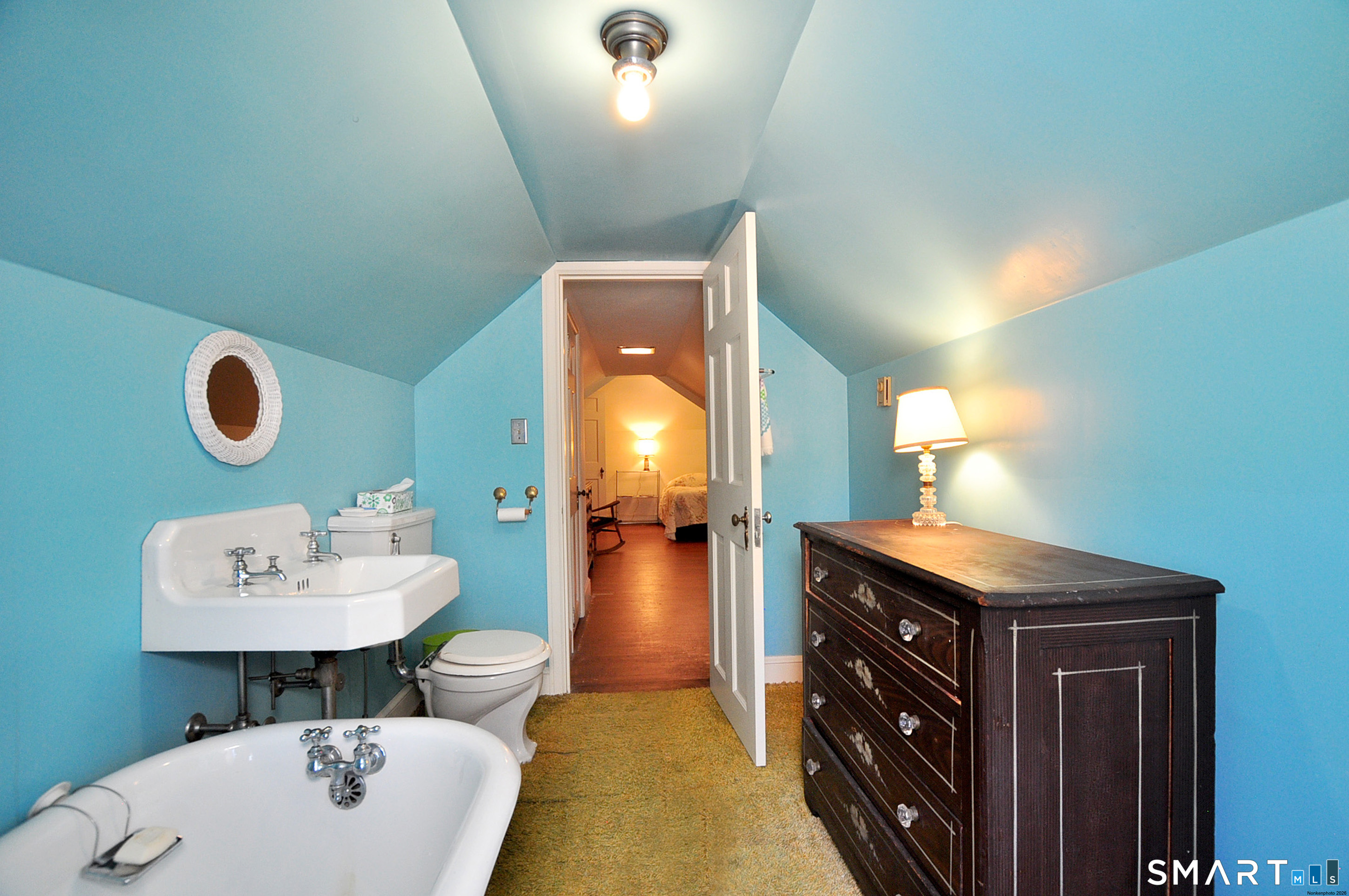 102 Ridgewood Road West Hartford CT 06107