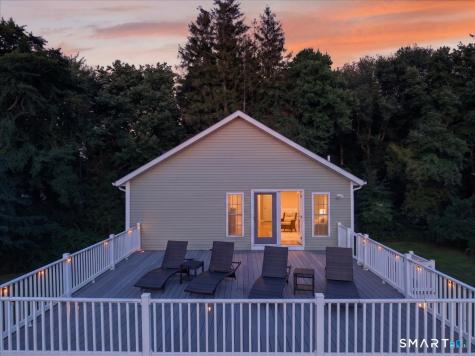 15-R Lee Road Waterford CT 06385