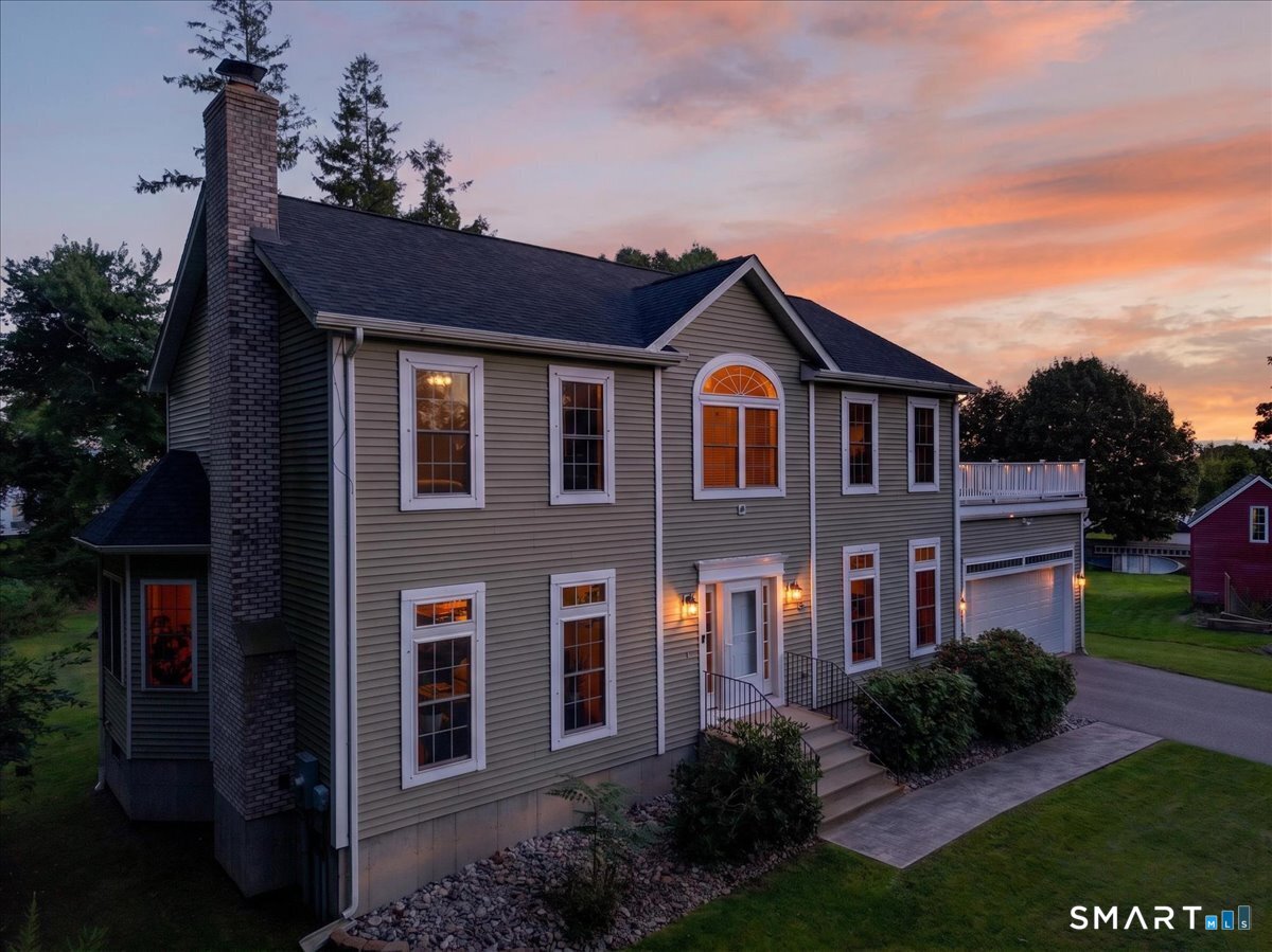 15-R Lee Road Waterford CT 06385