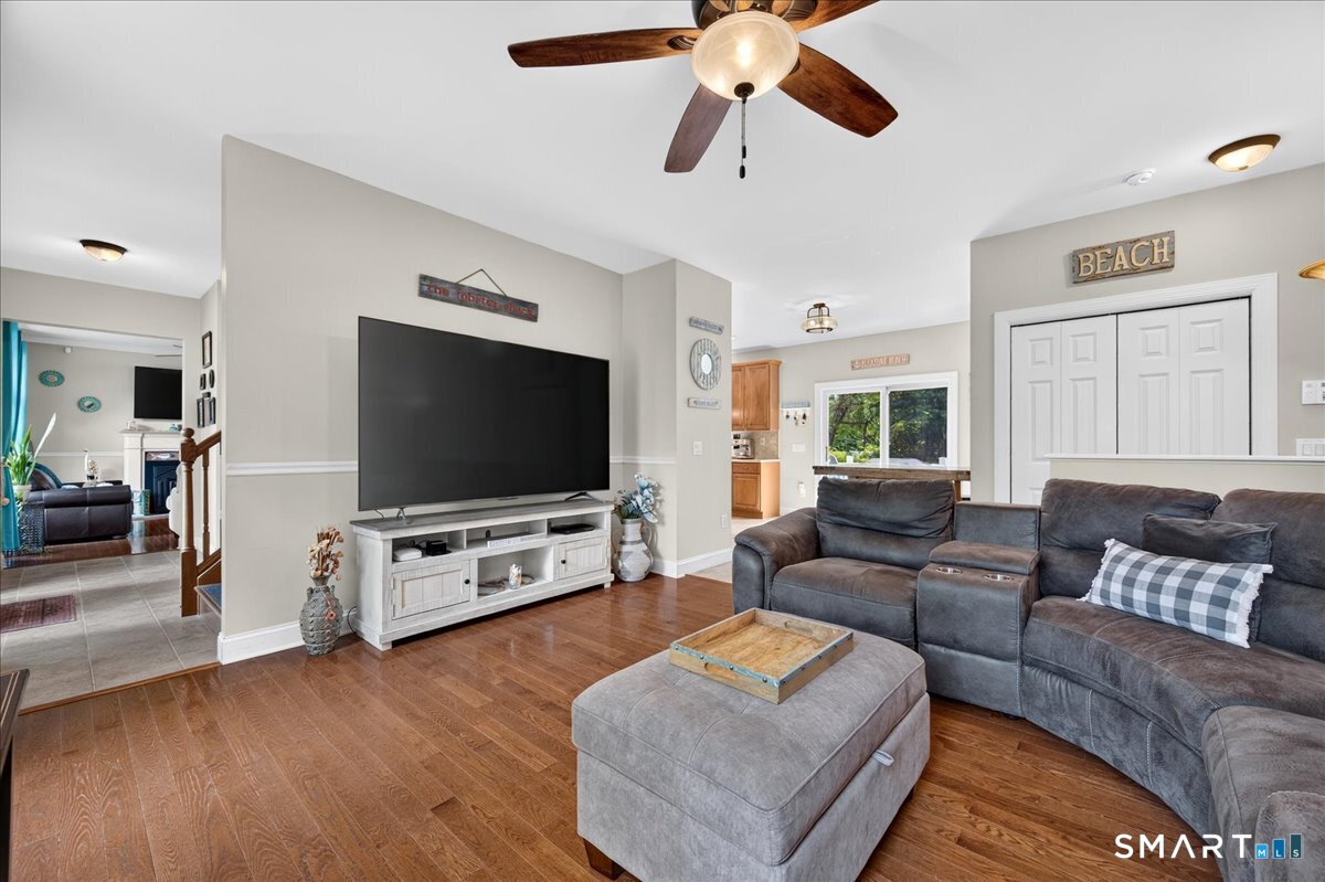 15-R Lee Road Waterford CT 06385