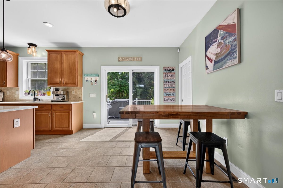 15-R Lee Road Waterford CT 06385
