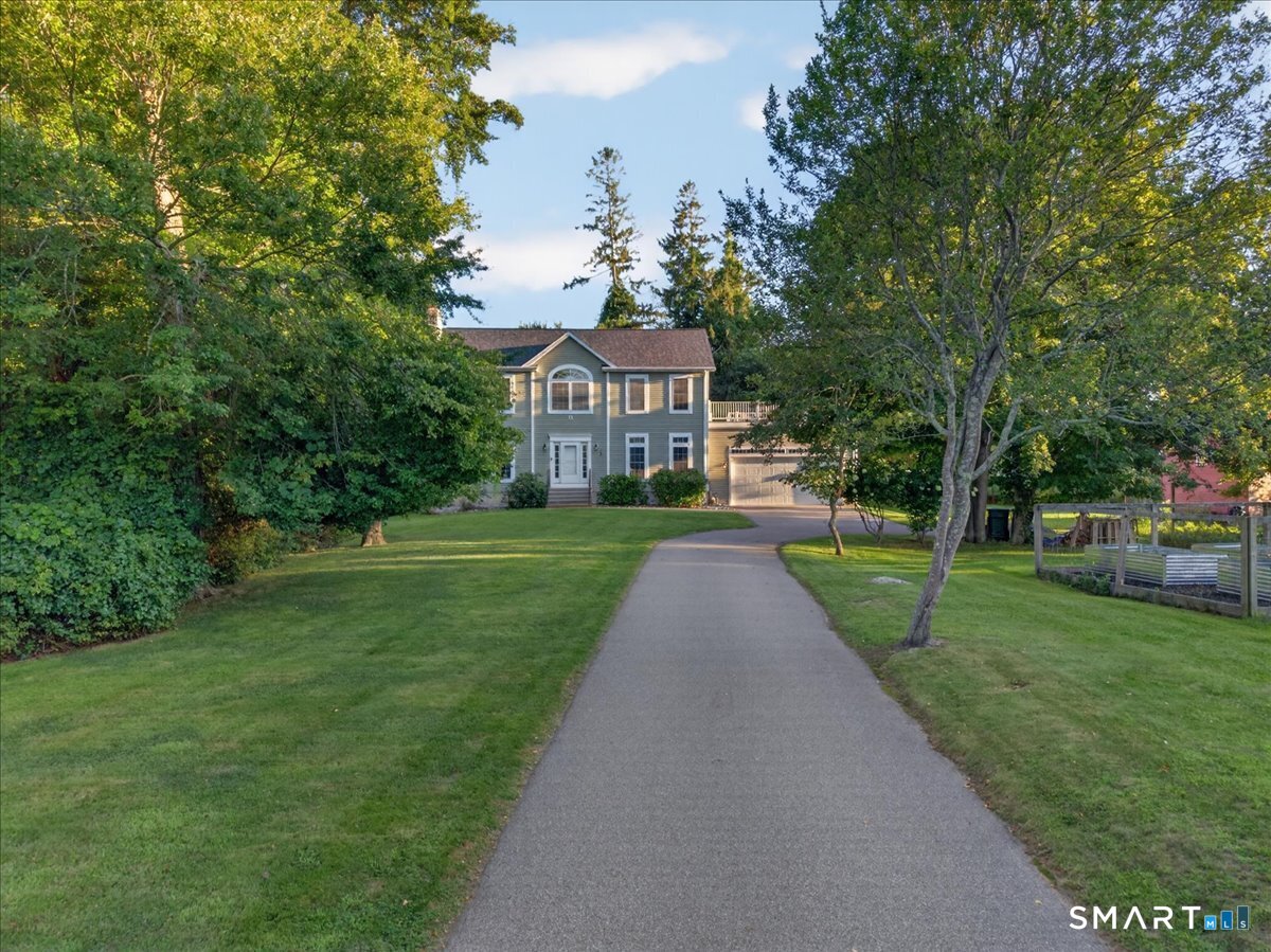 15-R Lee Road Waterford CT 06385