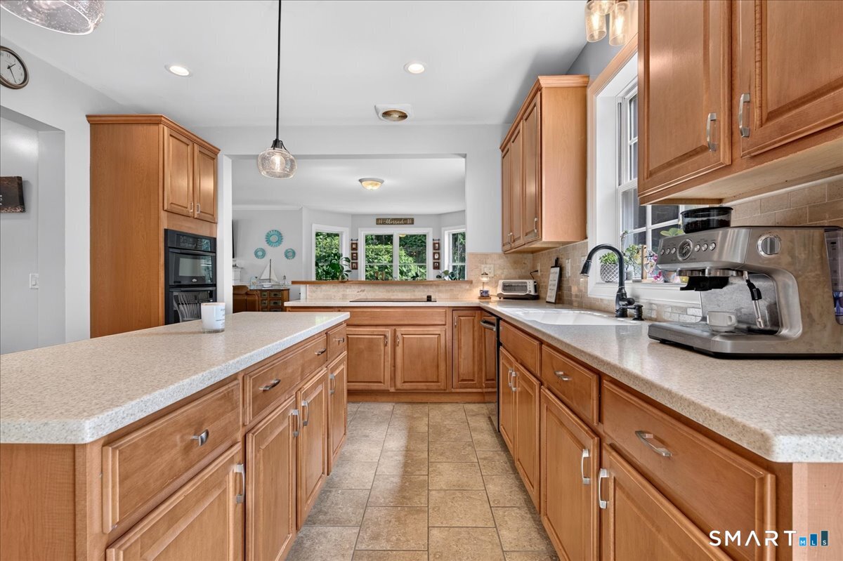 15-R Lee Road Waterford CT 06385