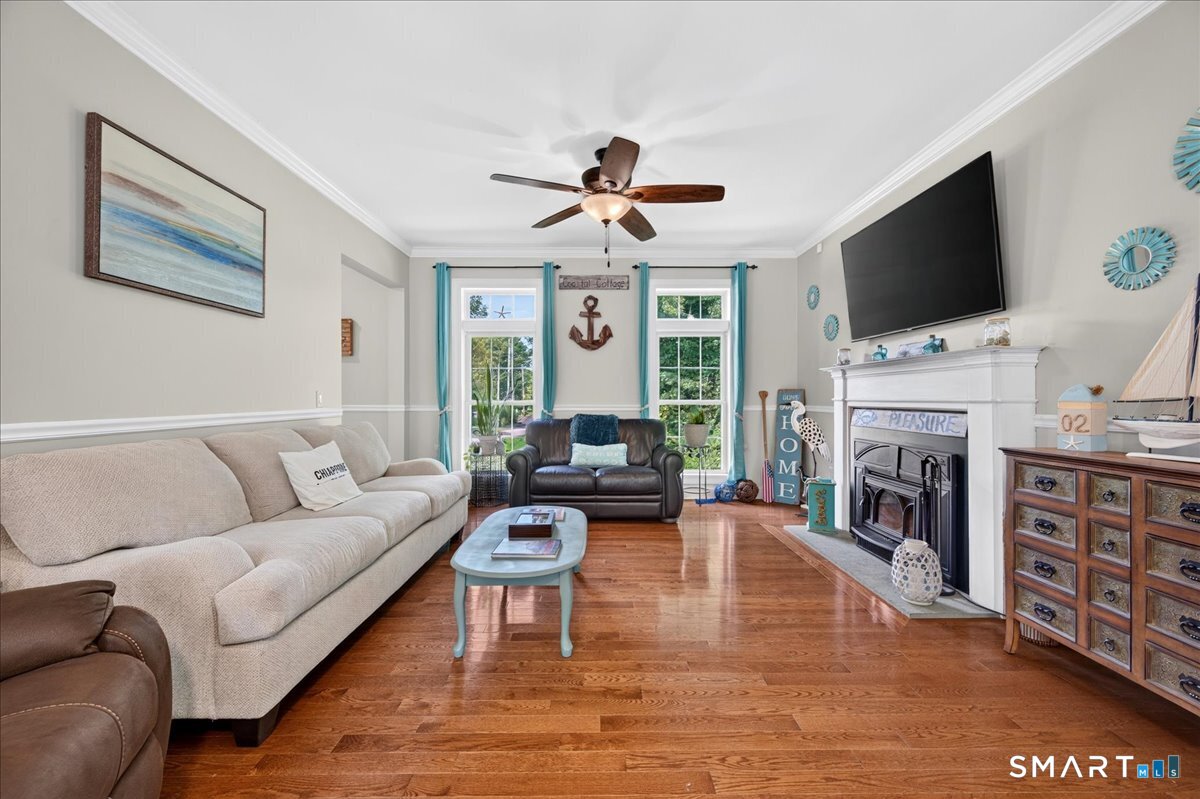 15-R Lee Road Waterford CT 06385