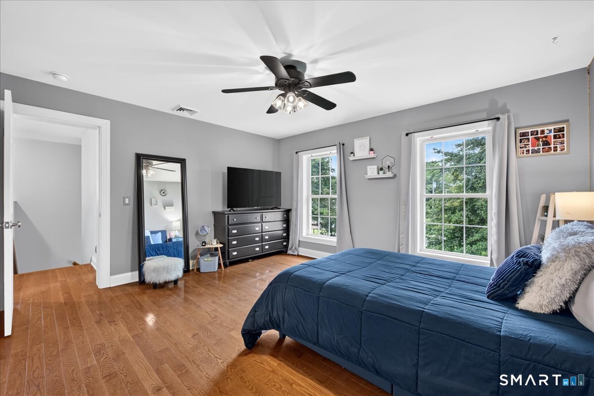 15-R Lee Road Waterford CT 06385