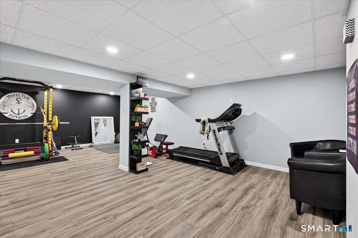 15-R Lee Road Waterford CT 06385