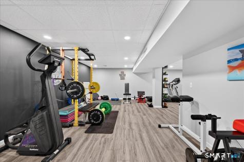 15-R Lee Road Waterford CT 06385