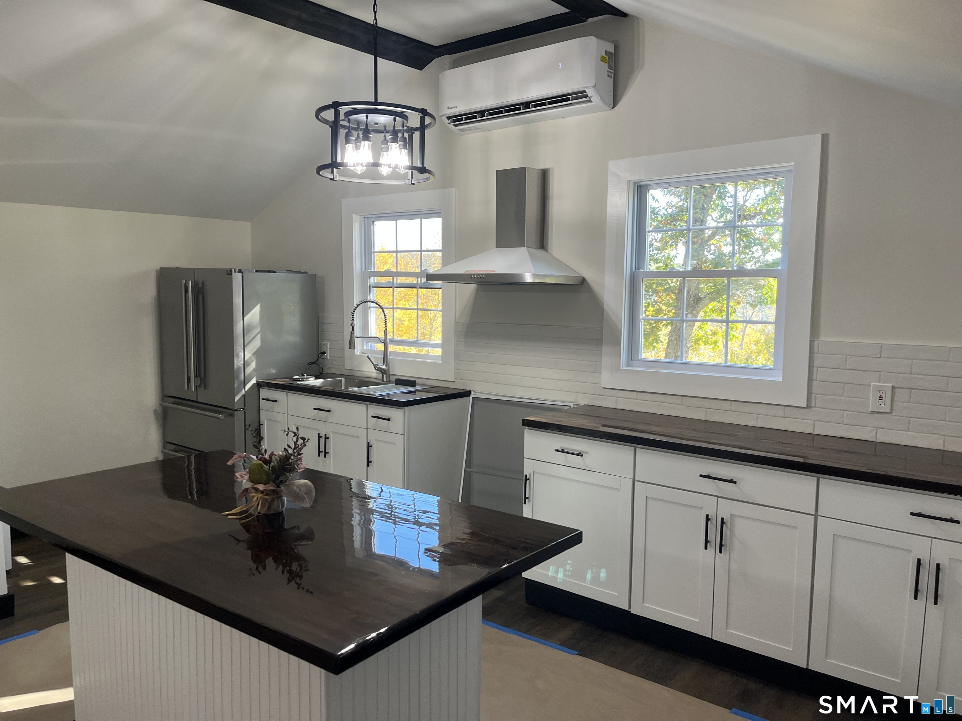 22 Hemlock Trail Newtown CT 06482