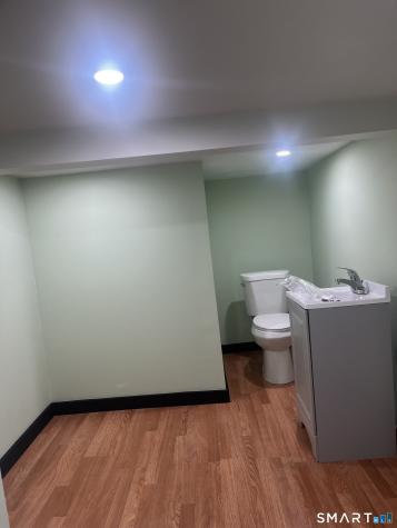 22 Hemlock Trail Newtown CT 06482
