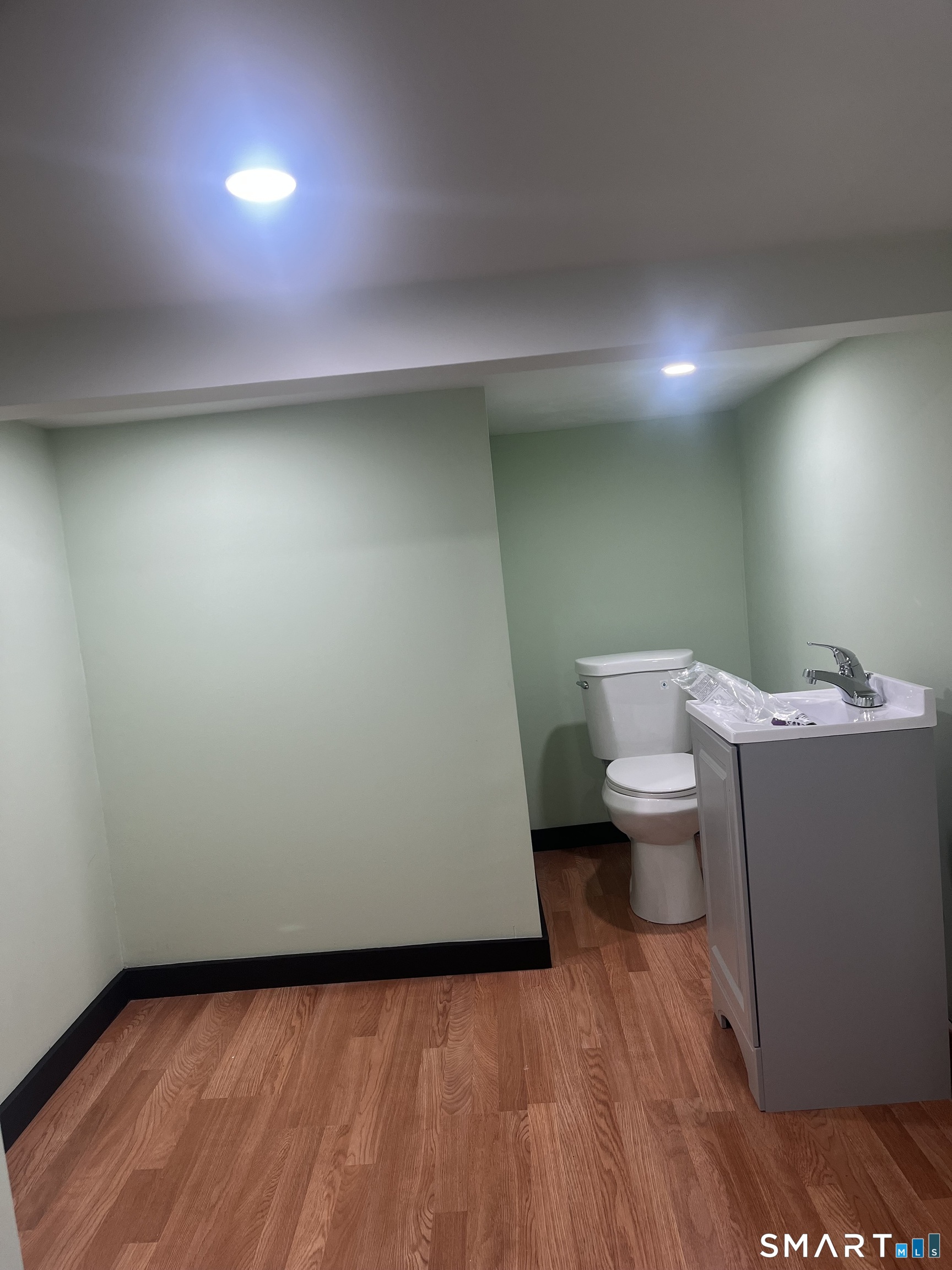 22 Hemlock Trail Newtown CT 06482