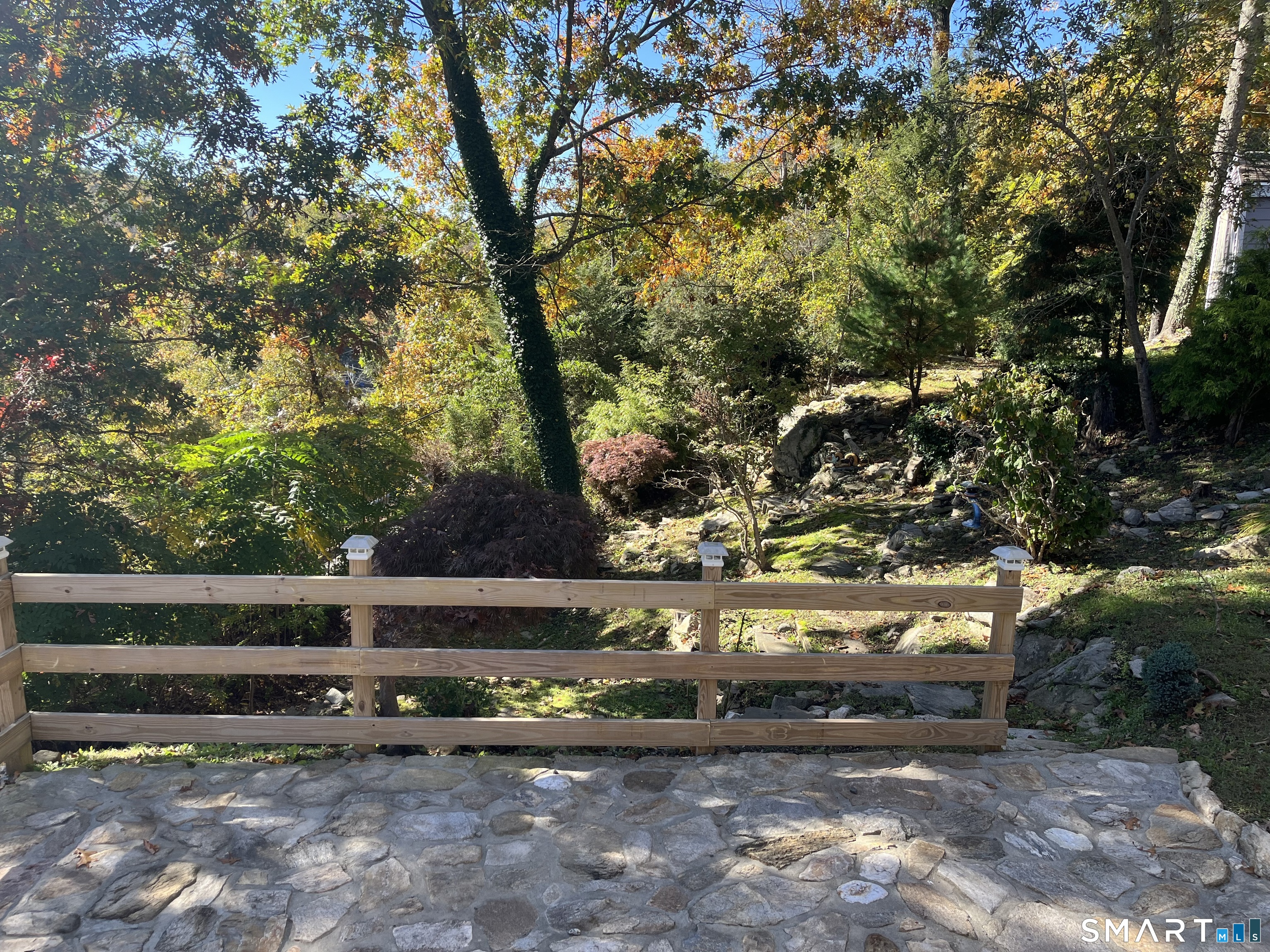 22 Hemlock Trail Newtown CT 06482