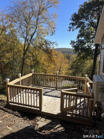 22 Hemlock Trail Newtown CT 06482