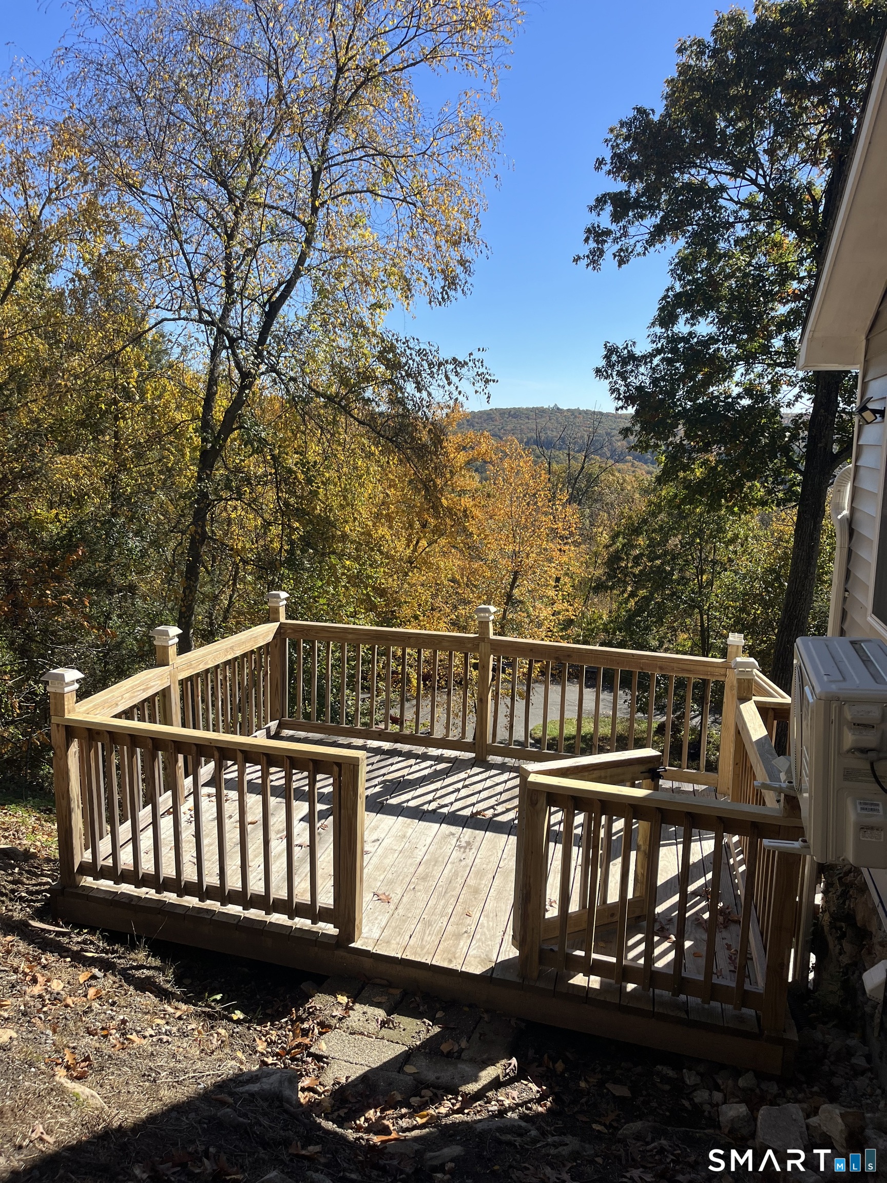 22 Hemlock Trail Newtown CT 06482