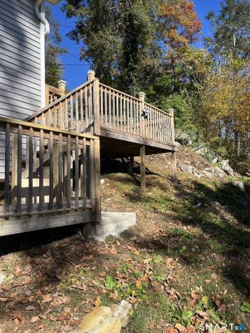22 Hemlock Trail Newtown CT 06482