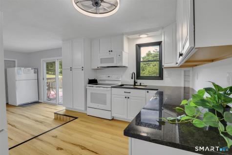 28 Mcnabola Lane Wallingford CT 06492